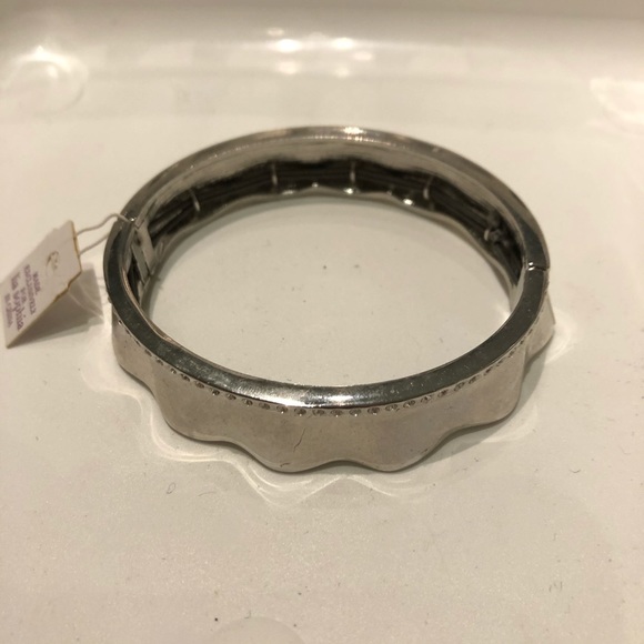 ๐ Lia Sophia silver bracelet with crystals ๐ NEW - Picture 4 of 4